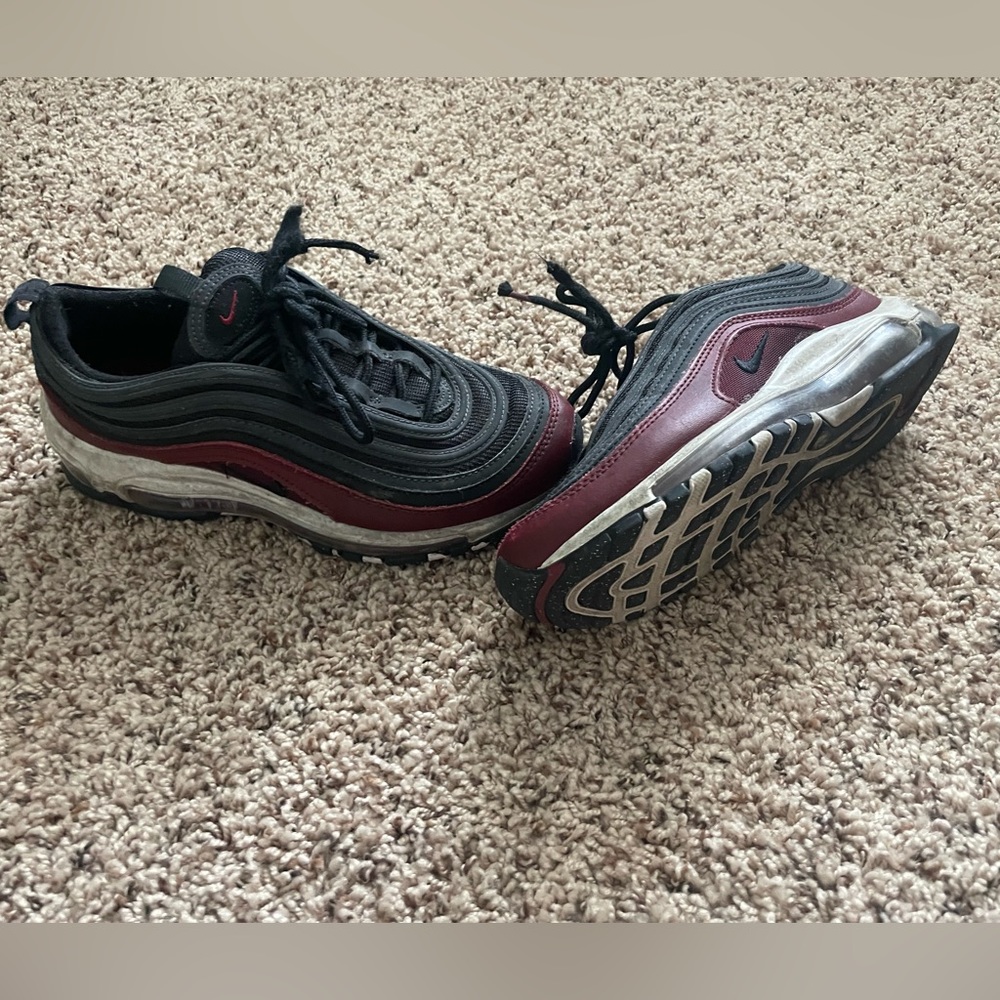 Nike tennis shoes